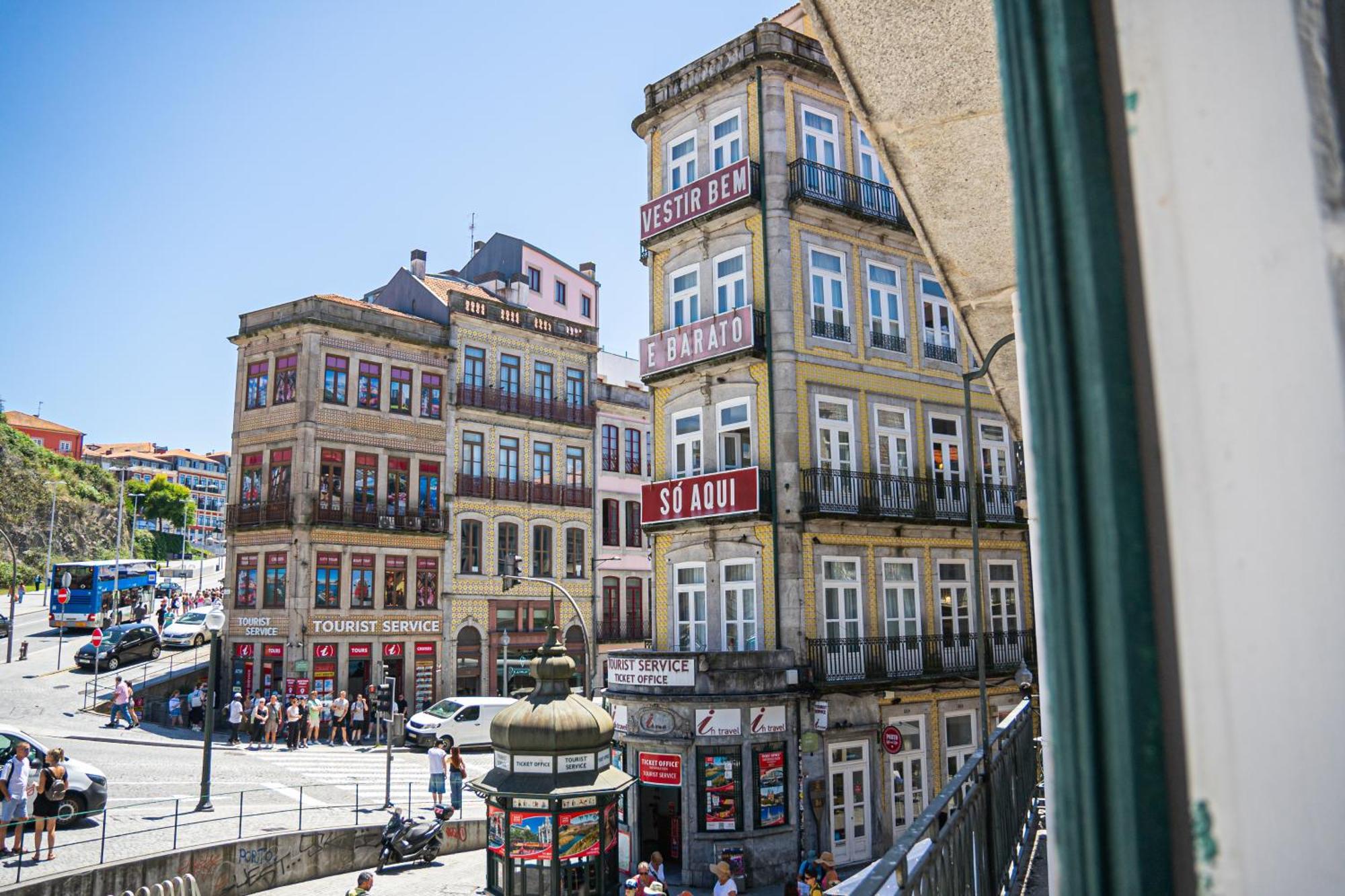 Impar Studios Porto Luaran gambar